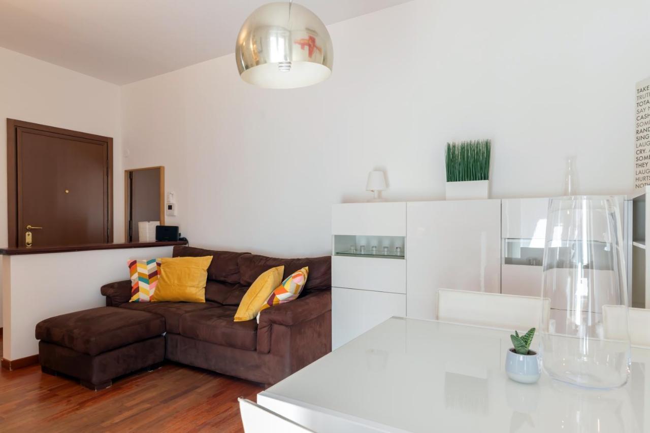 Terrace At 20 Minutes From Duomo - Homeunity Milano Exteriör bild
